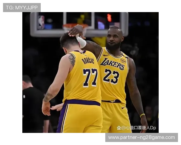 詹姆斯领衔湖人强势反弹西部格局再起波澜季后赛争夺愈发激烈 詹姆斯领衔湖人强势反弹西部格局再起波澜季后赛争夺愈发激烈