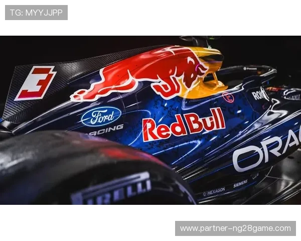 F1赛季激战再度升级 红牛车队包揽前两名 赛道激烈竞争引发车迷热议 F1赛季激战再度升级 红牛车队包揽前两名 赛道激烈竞争引发车迷热议