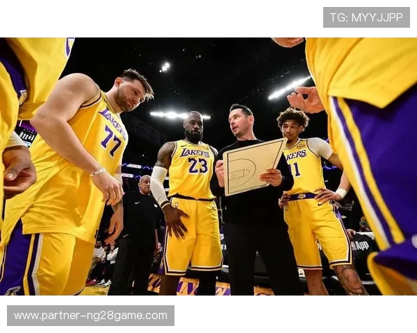 湖人逆转詹姆斯全场高光助力球队锁定季后赛关键胜利